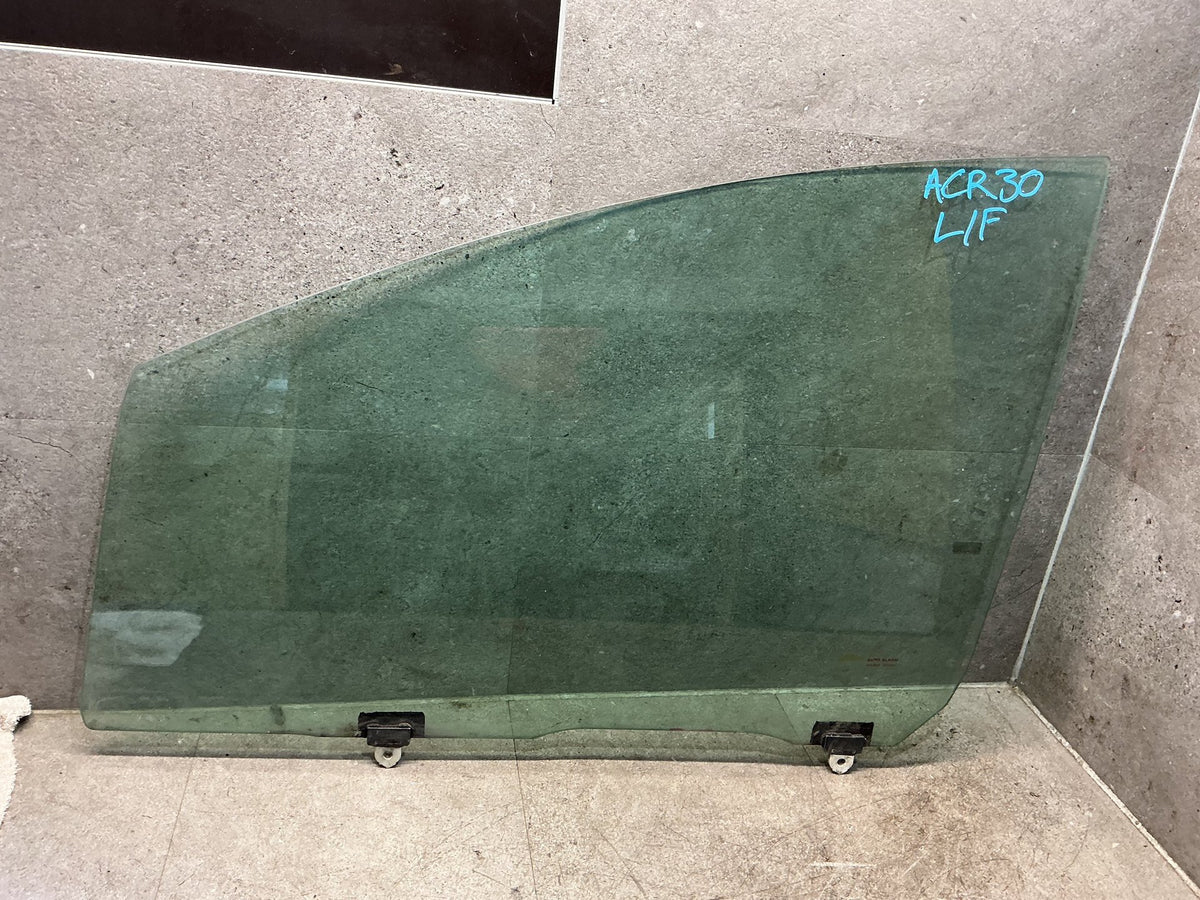 2004 Toyota Estima ACR30 - Left Front Door Glass - (TAG19036)