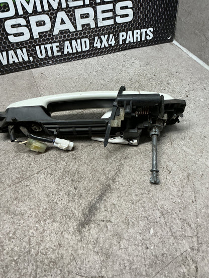 2006 Suzuki Escudo 7W082- Right Front Door Exterior Handle- (TAG14754)