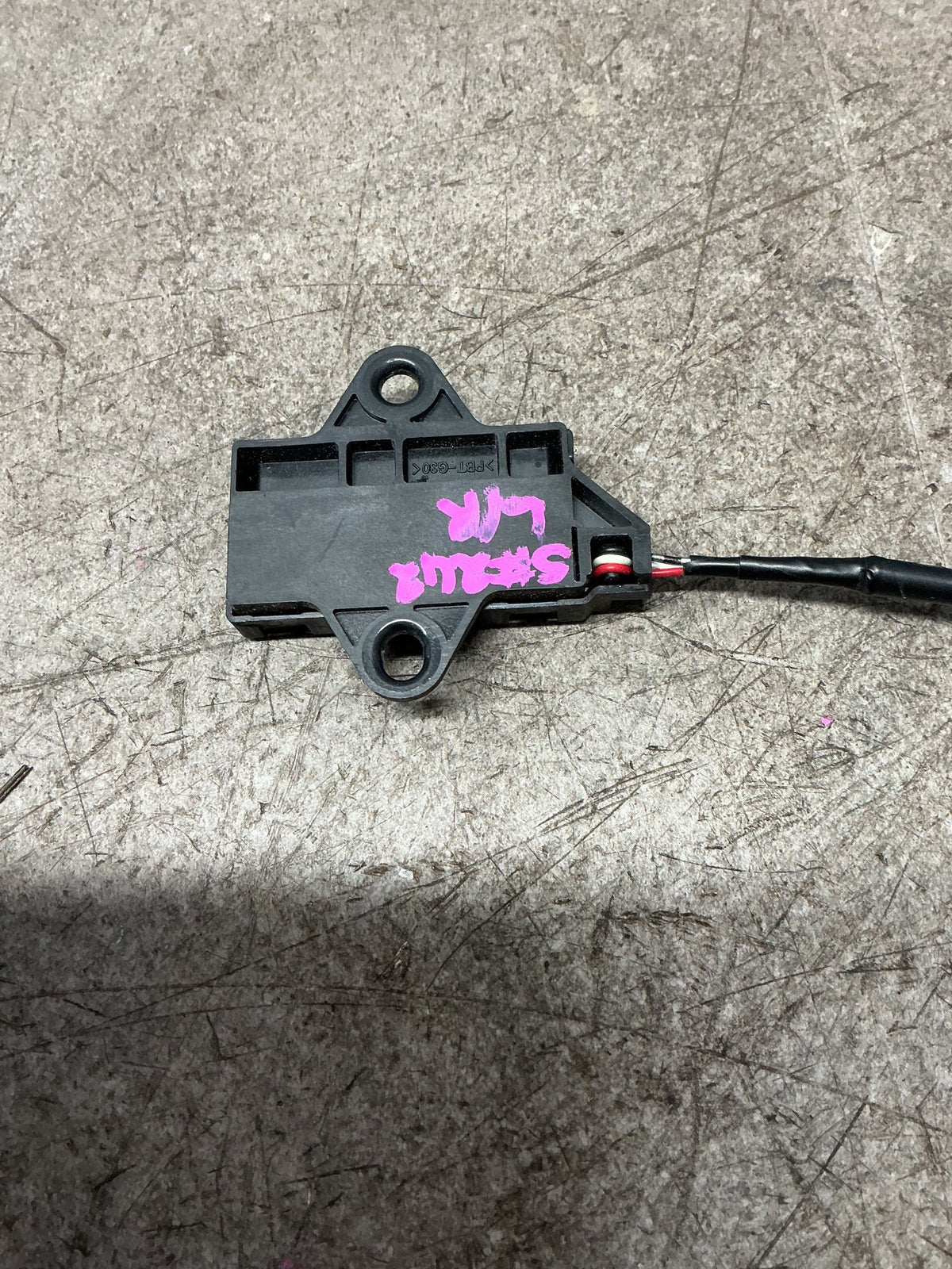 2007 Mitsubishi Delica CV5W - Keyless Entry Antenna - (TAG17711)