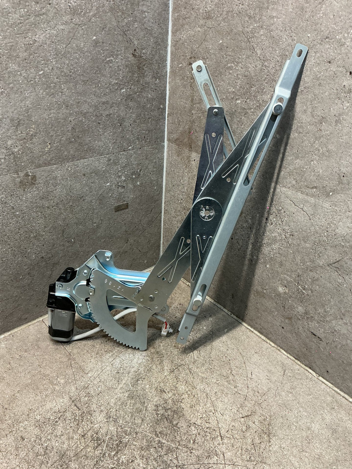 2007-2011 Mazda BT-50 - Right Front Window Regulator/Motor - (TAG18284)