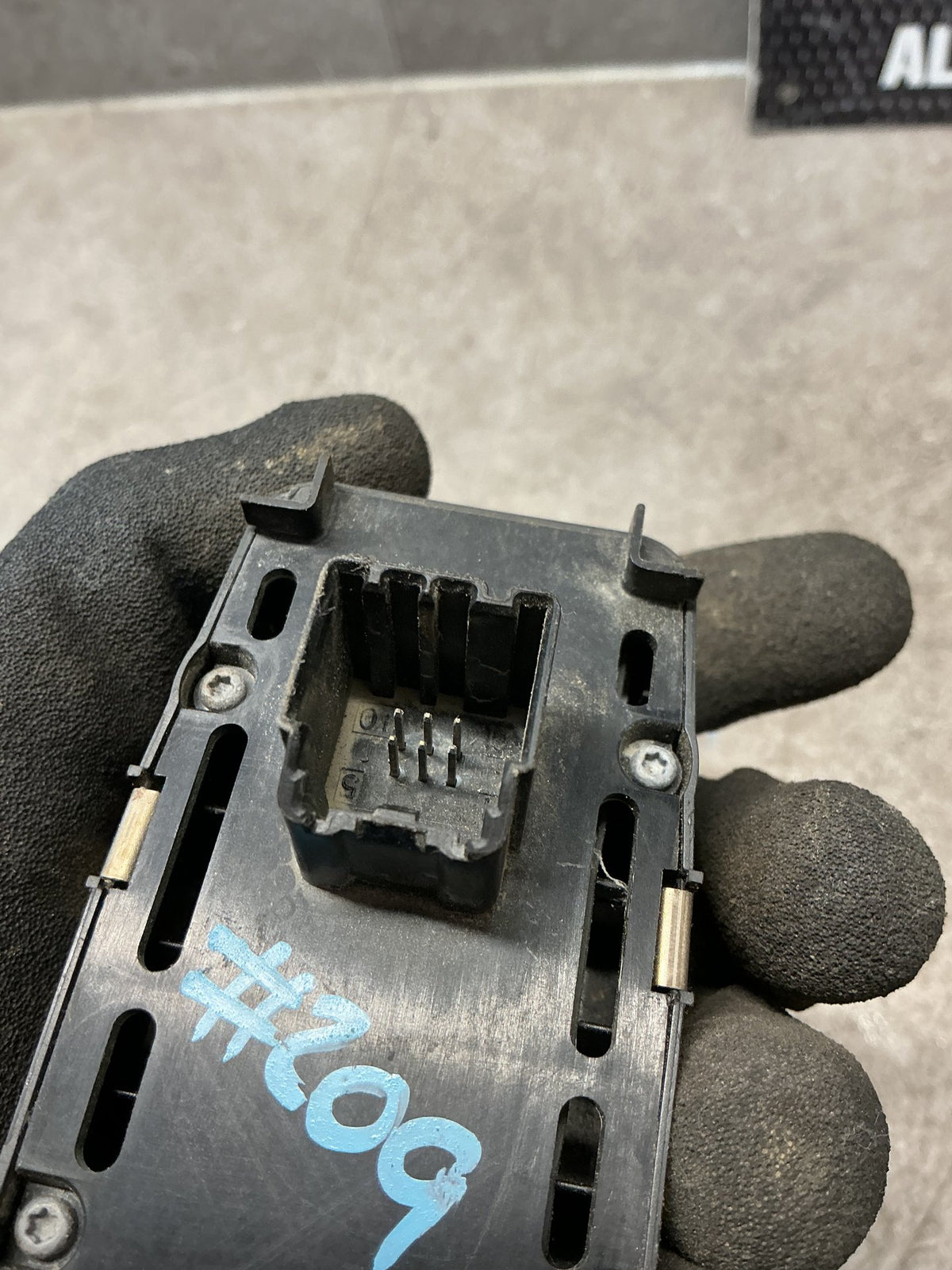 2007-2010 Dodge Nitro KA- Left Front Window Switch- (TAG16380)
