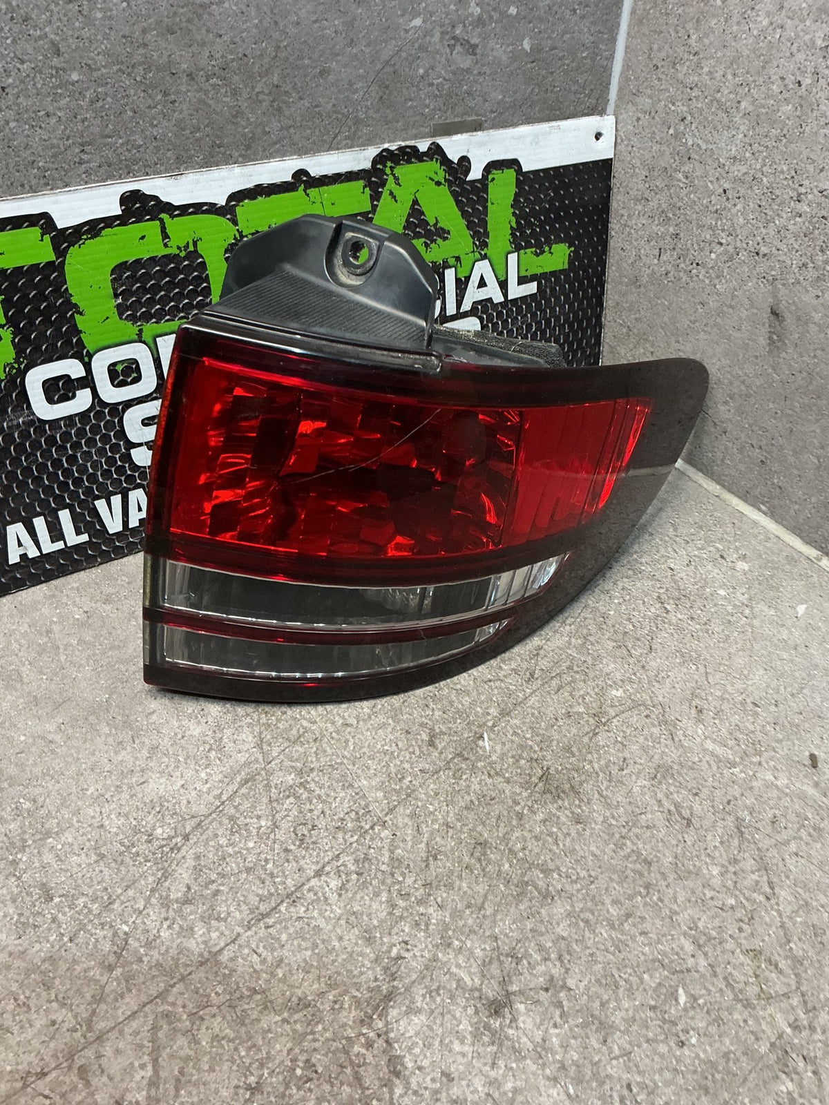 2004 Toyota Estima ACR30 - Right Taillight - (TAG16116)