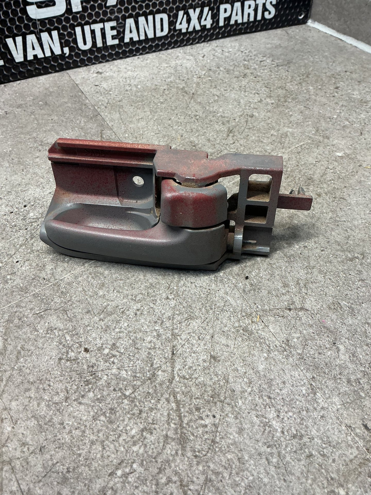 2005-2006 Toyota Hilux VII N20- Right Rear Door Interior Handle- (TAG13720)