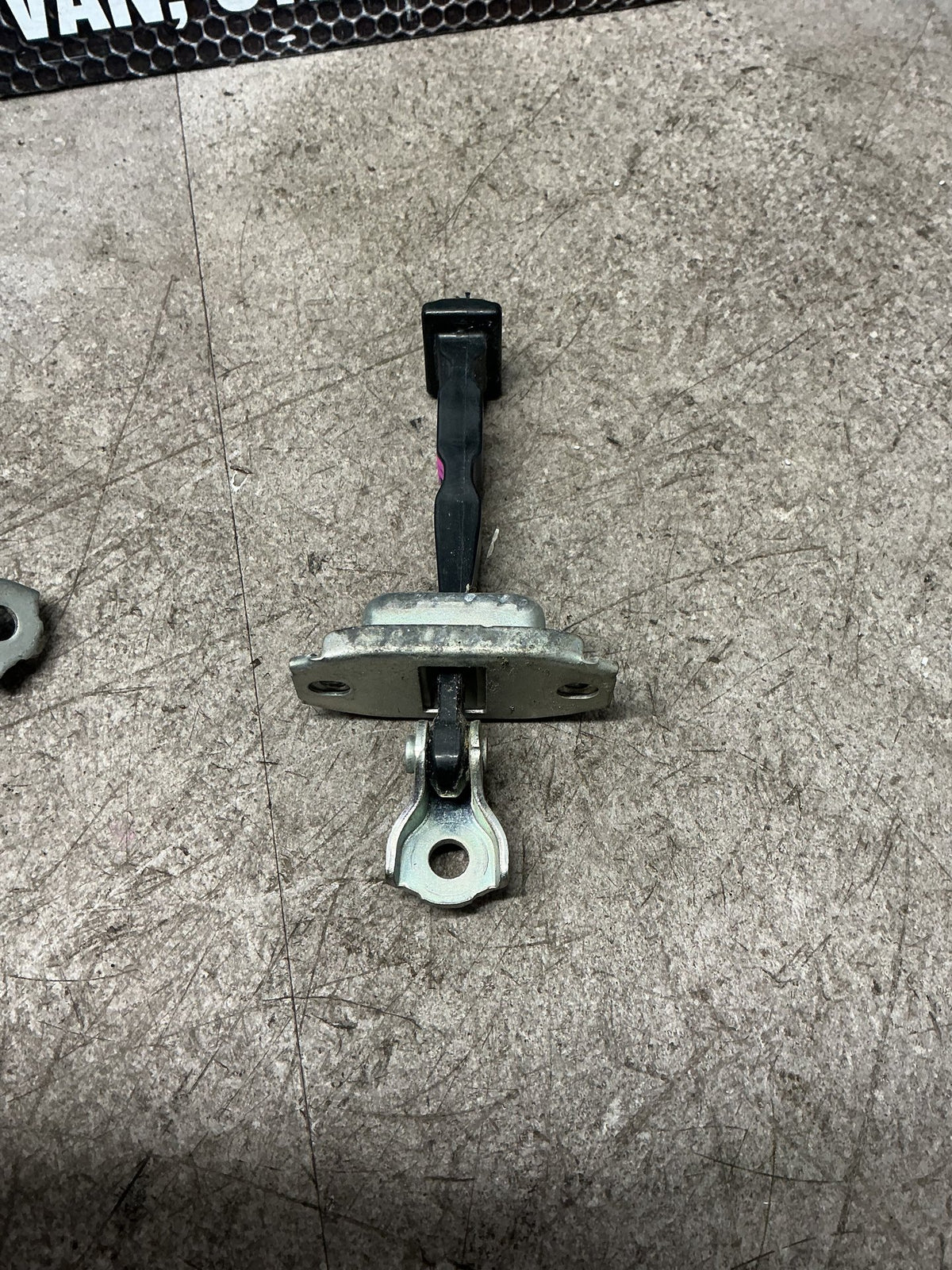 2021 Mitsubishi Outlander GF8- Left Front Door Check Strap- (TAG16848)