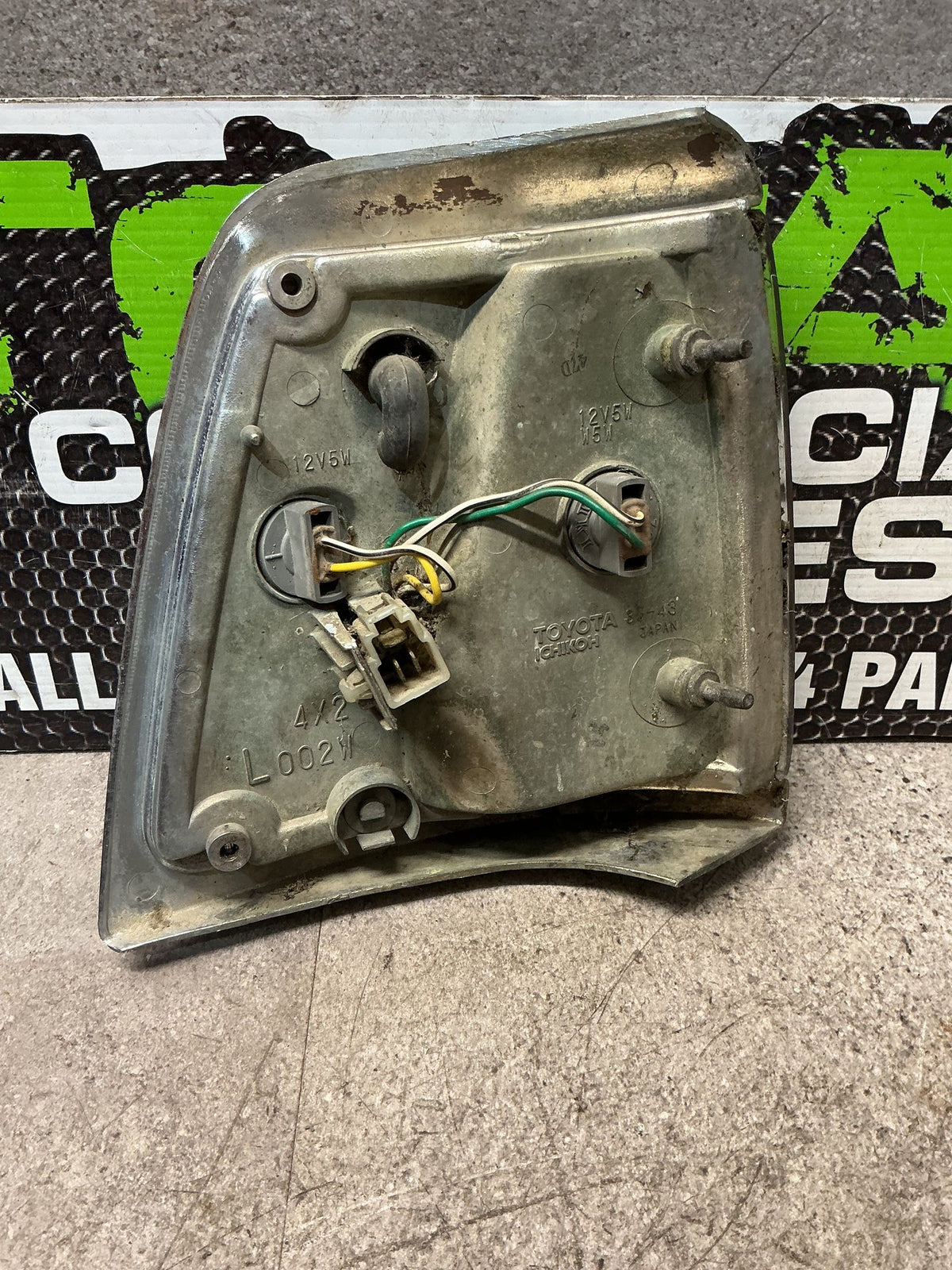 1988-1998 Toyota Hilux LN85- Left Corner Light- (TAG16379)