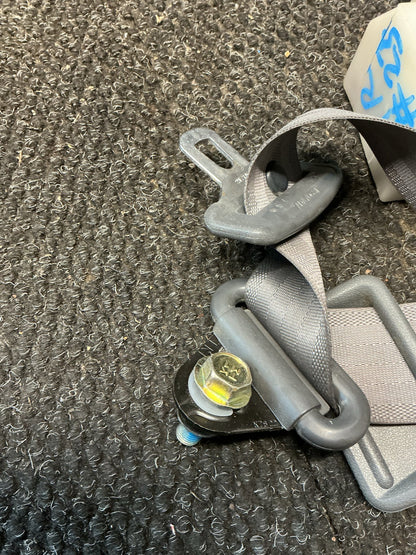 1994-1999 Mitsubishi Pajero II V2*C- Left Rear Seat Belt- (TAG9667) PN: TK-520-N398