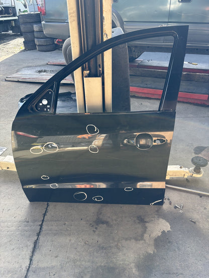 2011 Hyundai Santa Fe- Left Front Door Shell- (TAG14004)