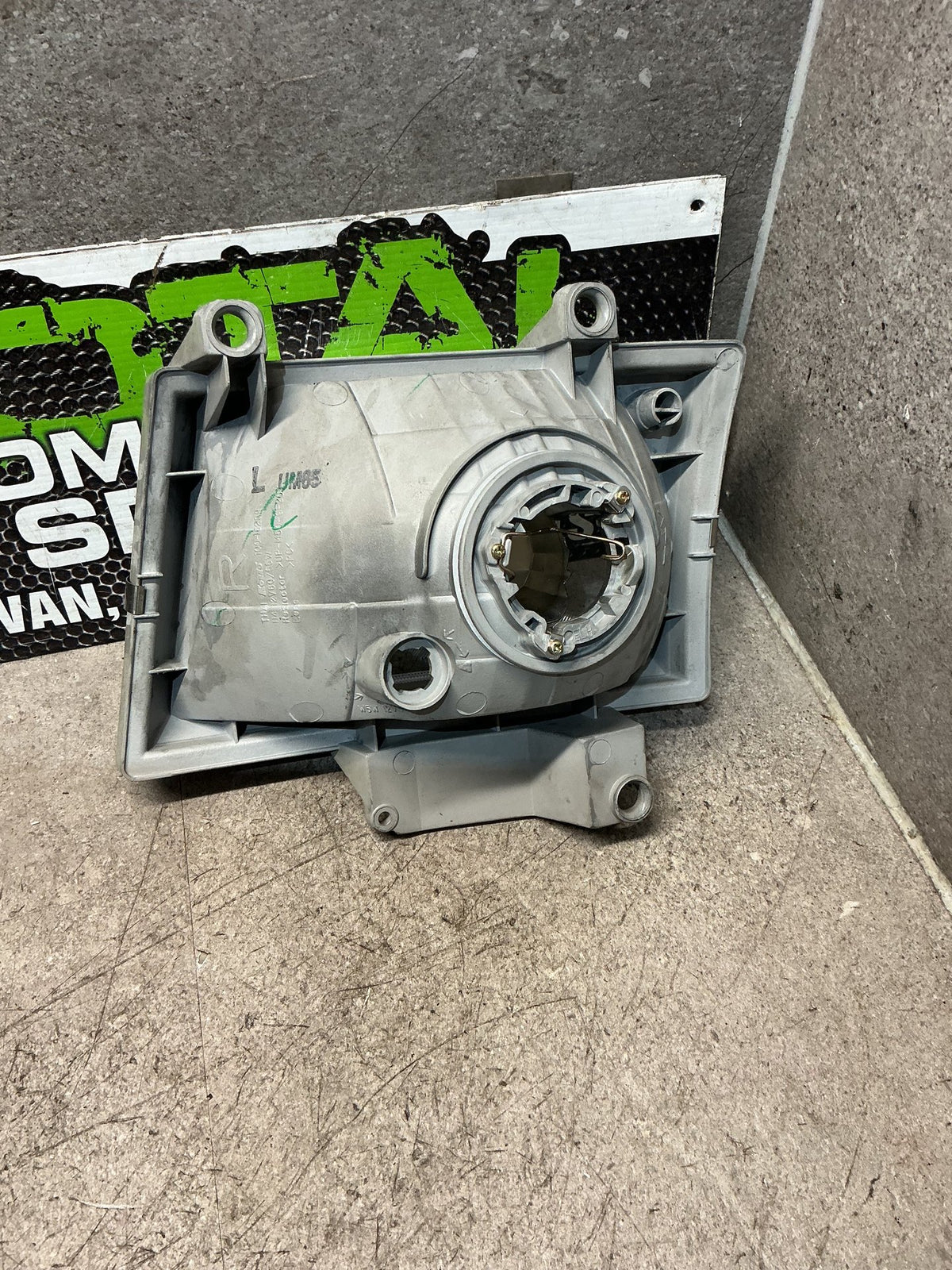 2006 Mazda Bounty- Right Headlight- (TAG17050)