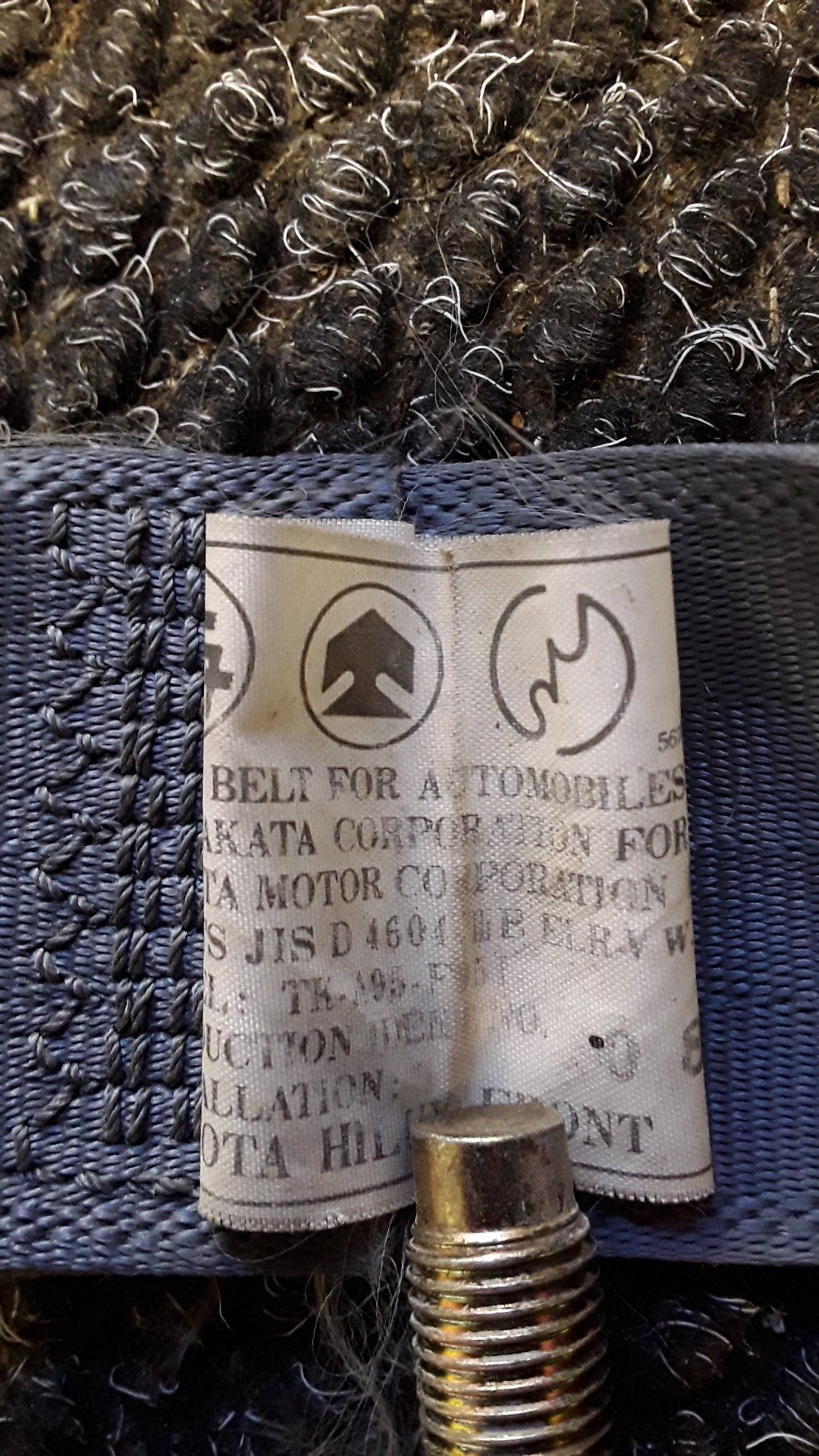 1989-1995 Toyota Hilux II N130 VZN130- Left Front Seat Belt- (TAG6365)