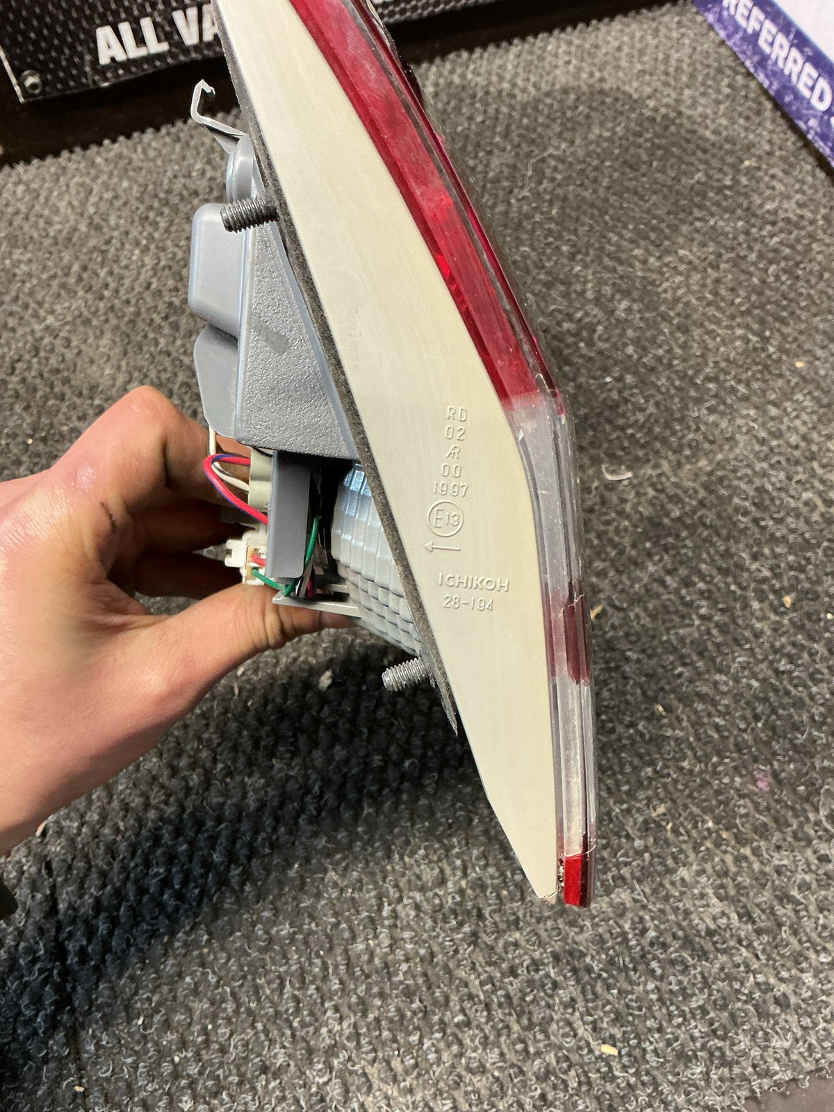 2006 Toyota Previa GSR50- Left Tailgate Light- (TAG9812)