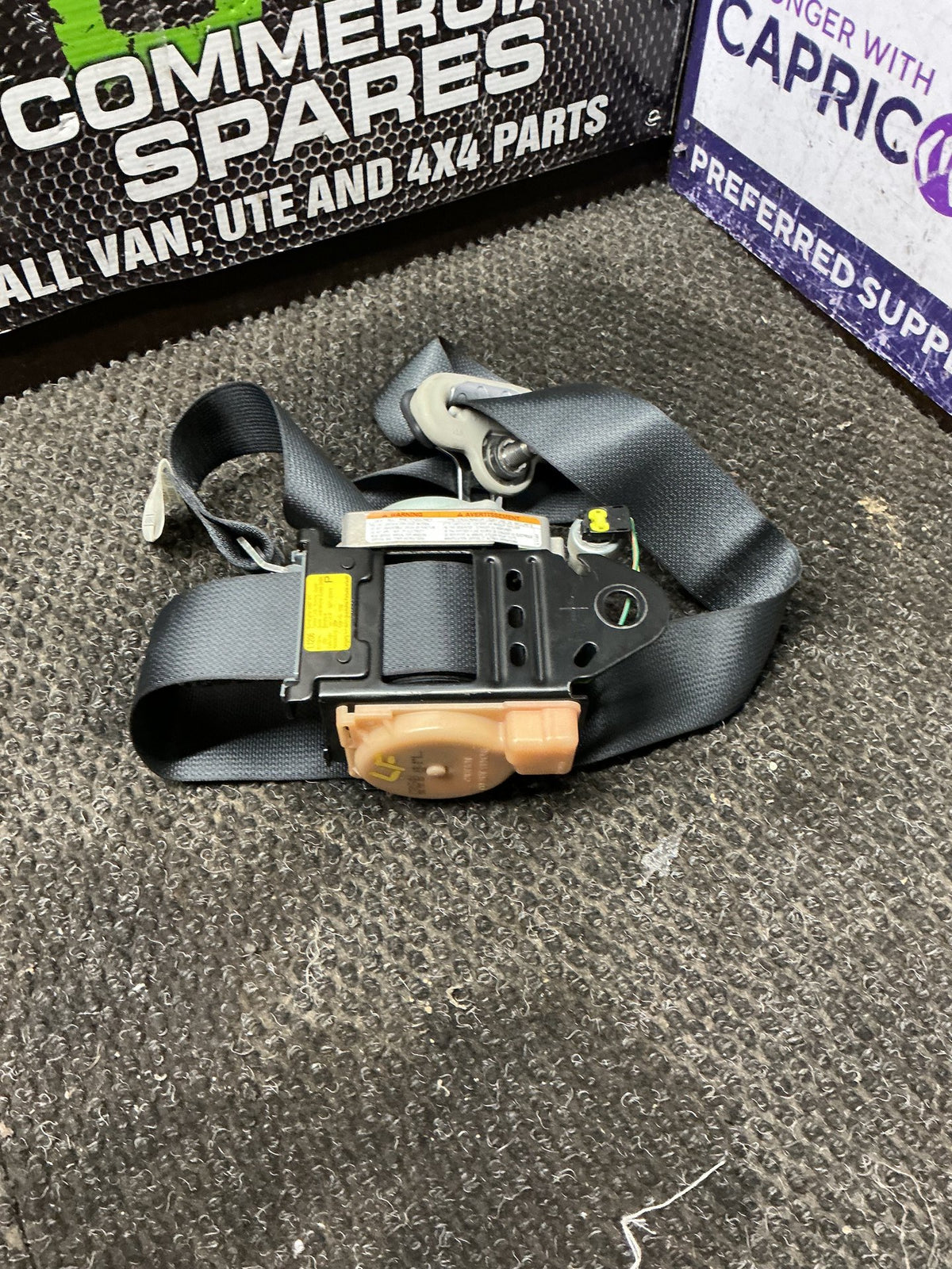 2006 Suzuki Vitara 1W047- Left Front Seat Belt- (TAG10718)