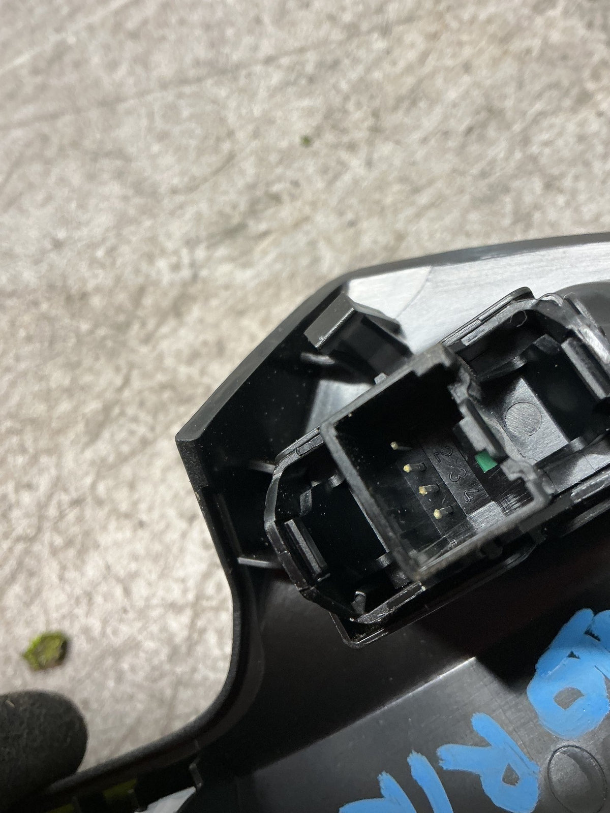 2020 Ford Escape ZG- Right Rear Window Switch- (TAG16272)