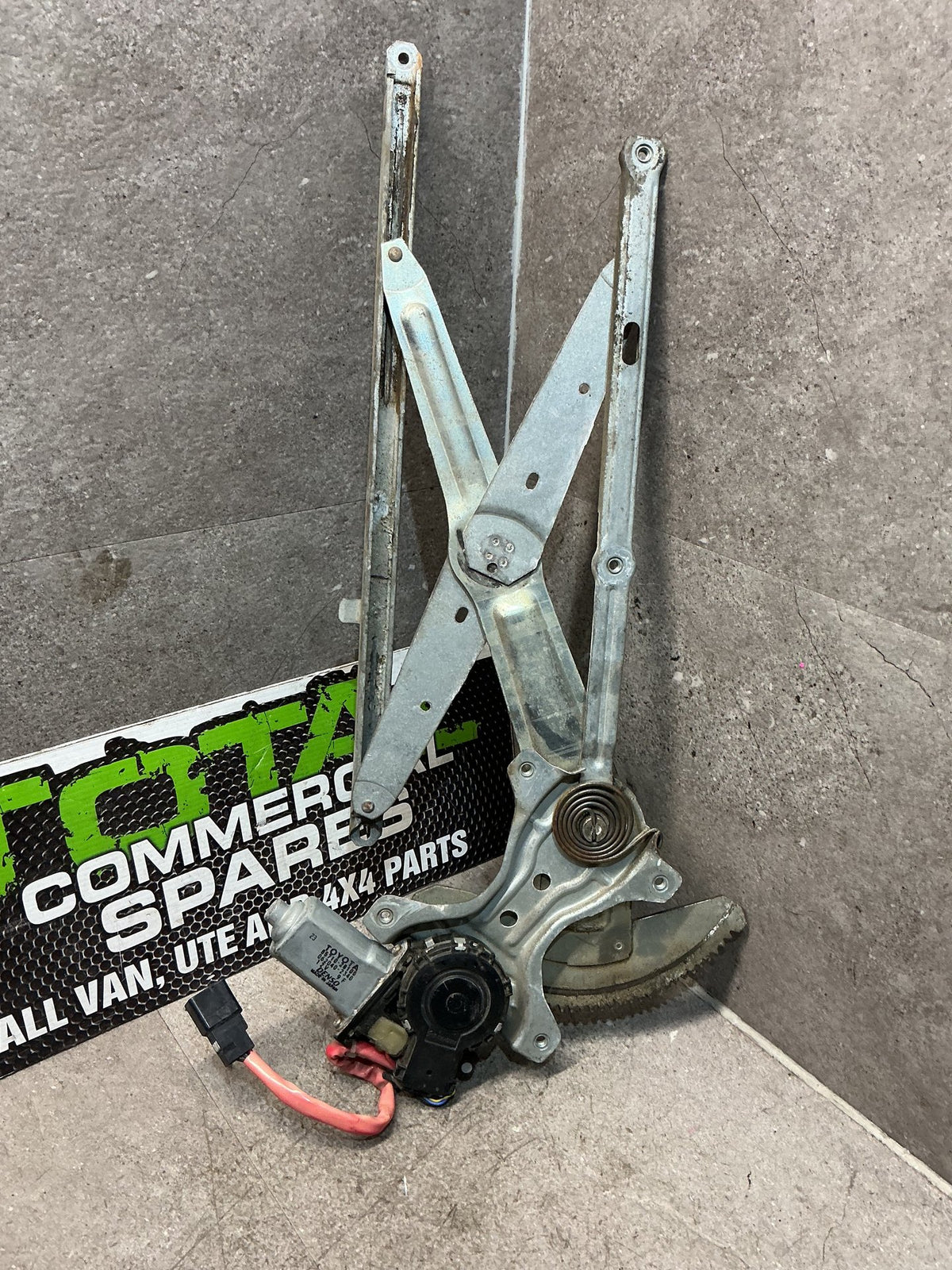 2004 Toyota Estima ACR30 - Right Front Window Regulator/Motor - (TAG16139)