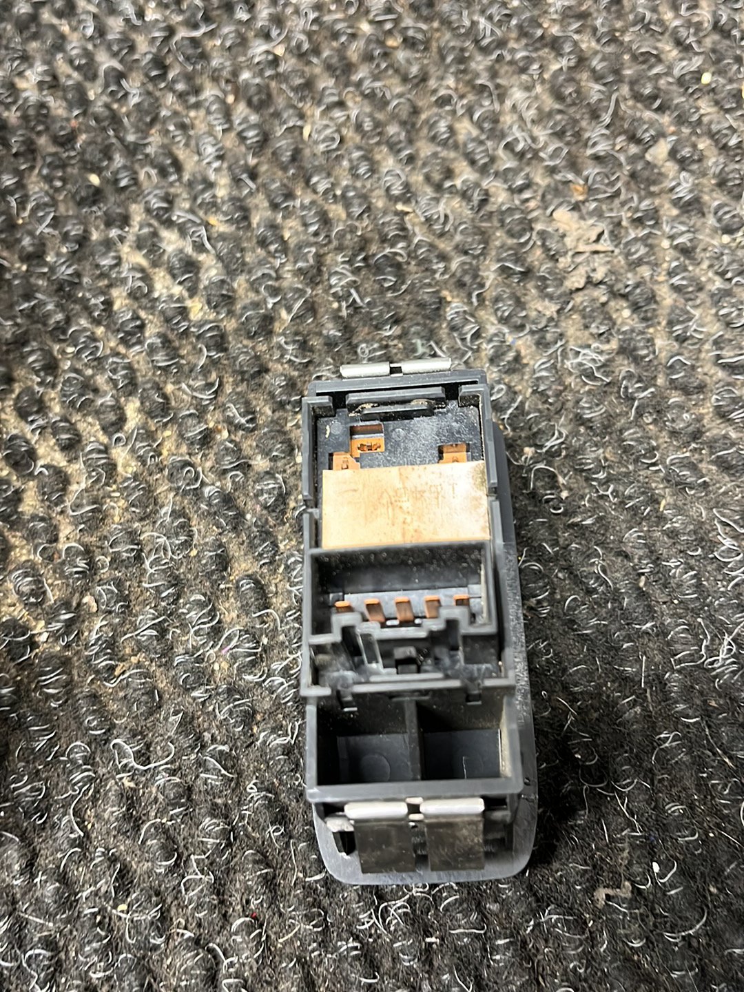 1995 Suzuki Escudo- Left Rear Window Switch- (TAG8981)
