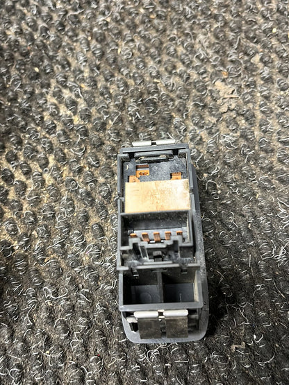 1995 Suzuki Escudo- Left Rear Window Switch- (TAG8981)