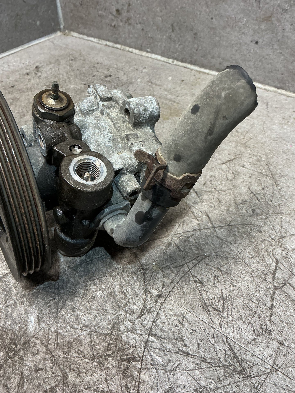 2008 Nissan Vanette SK82VN - Power Steering Pump - (TAG18172)