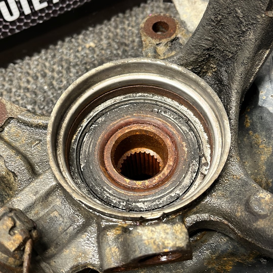 1997 Toyota RAV4 A10 SXA11- Right Front Hub Assembly- (TAG7697)