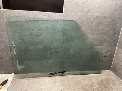 1994-1998 Suzuki Vitara ET SV620 - Right Front Door Glass - (TAG18935)
