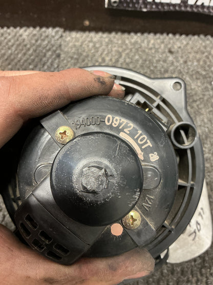 1999 Suzuki Jimny 1W022- Heater Fan Motor- (TAG10652)
