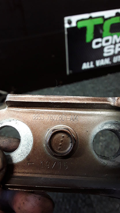 2015 Ford EcoSport TITANIUM 1.5- Left Front Door Top Hinge- (TAG6650)