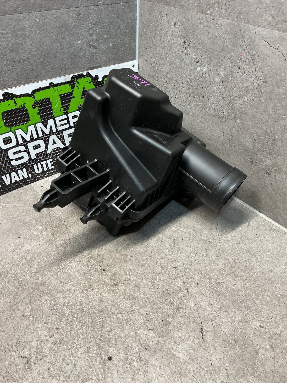 2016 Nissan X-Trail T32- Air Cleaner Assembly EFI Air Box- (TAG14716)