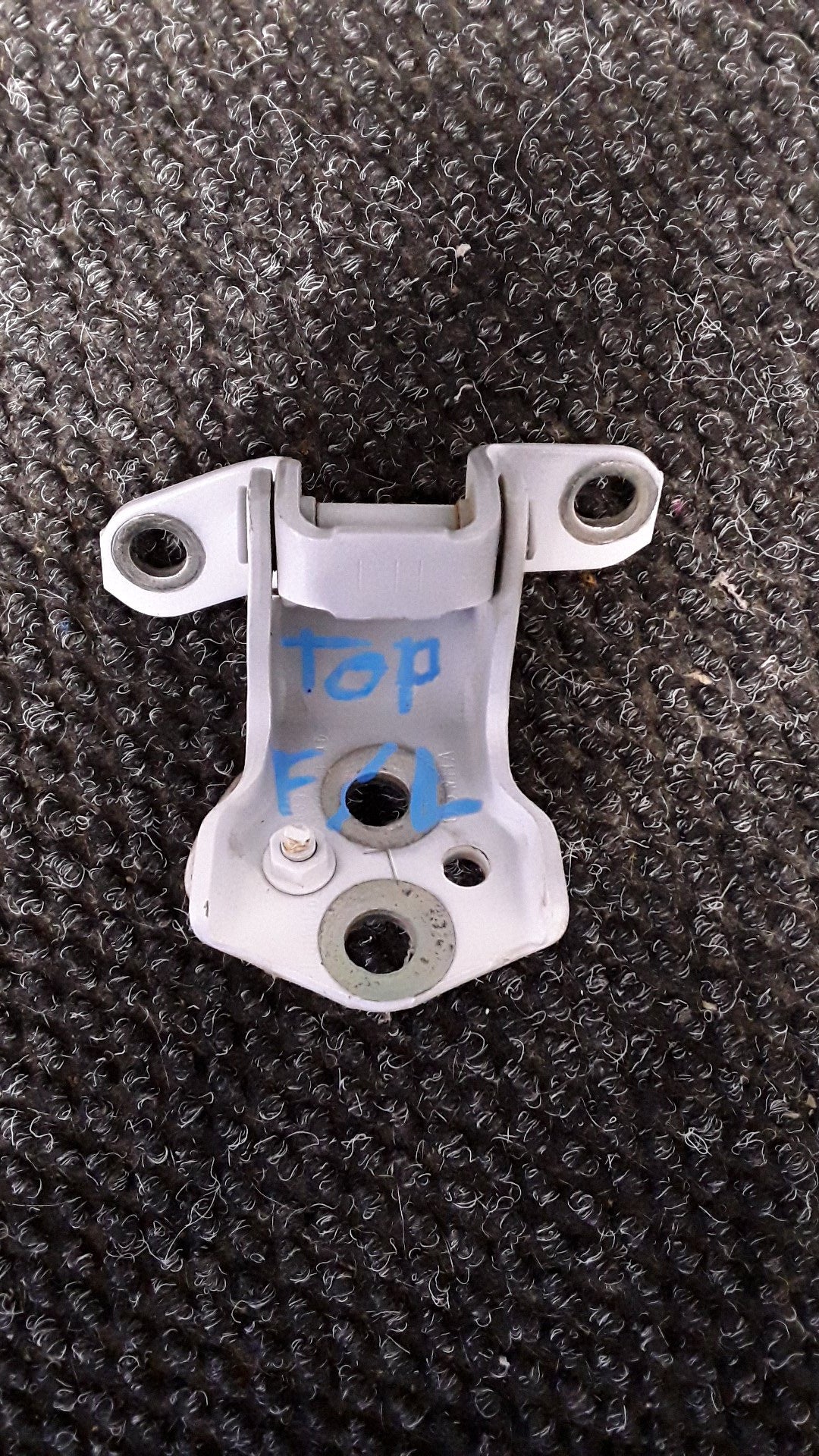 2018 Ford Ranger XLT DOUBLE CAB W/SA- Left Front Door Top Hinge- (TAG5364)