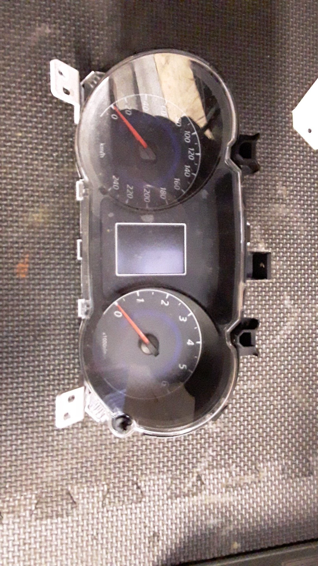 2008 Mitsubishi Outlander II CW*W- Instrument Cluster- (TAG521) PN: 8100A488