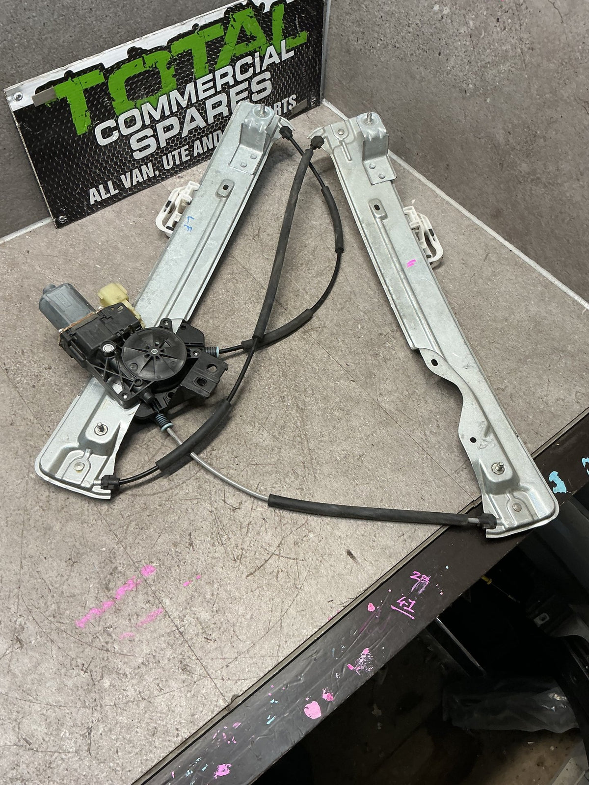 2015-2019 Ford Kuga- Left Front Window Regulator/Motor- (TAG14463)