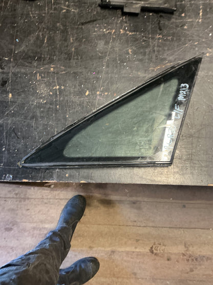 2004 Toyota Estima ACR30 - Left Front Quarter Door Glass - (TAG18557)