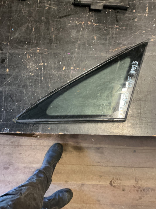 2004 Toyota Estima ACR30 - Left Front Quarter Door Glass - (TAG18557)
