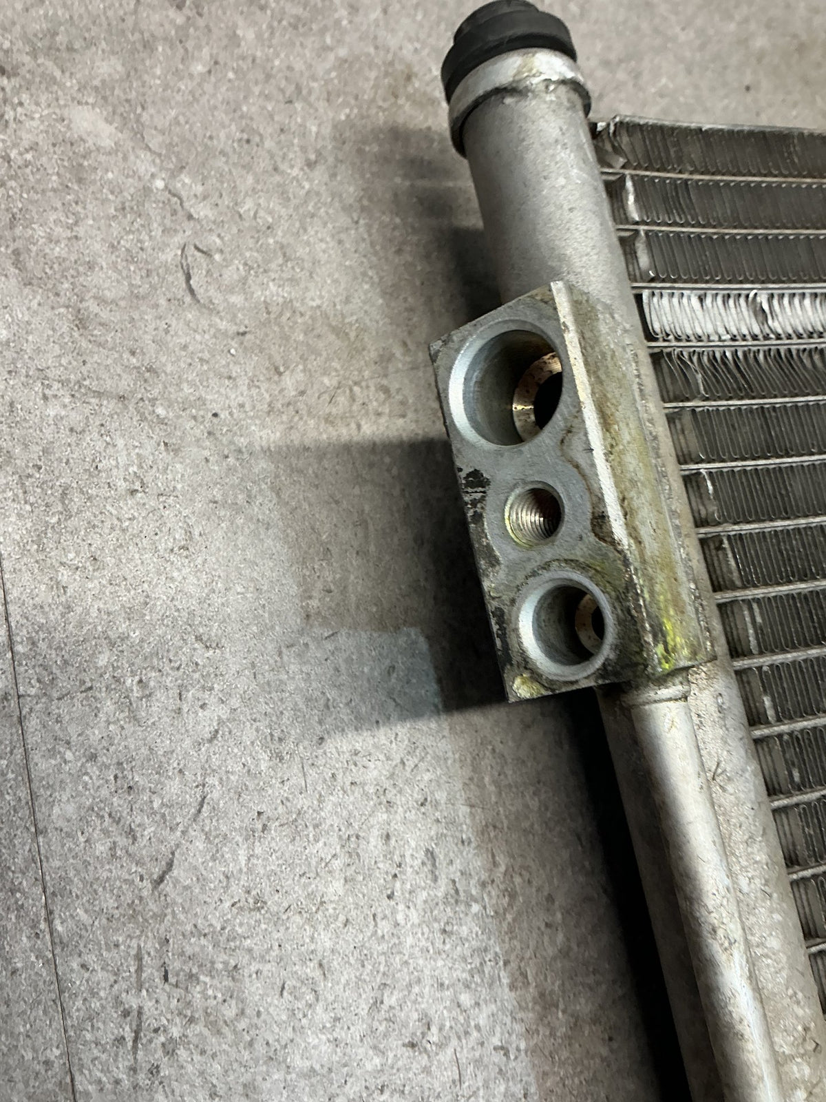 2005 Nissan Elgrand ME51- A/C Condenser- (TAG16790)