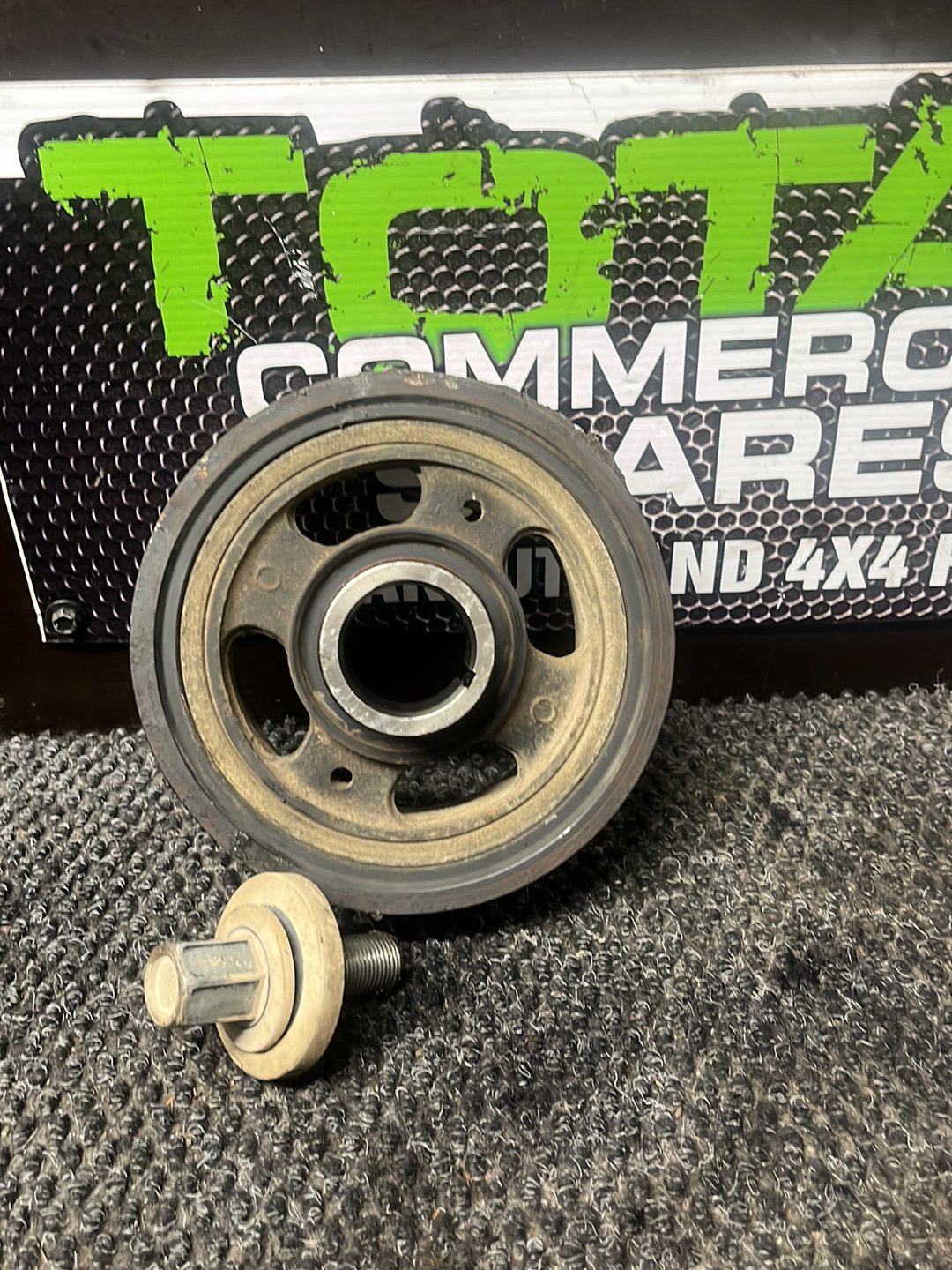 2005-2006 Toyota Hilux VII N20 SR5- Crankshaft Pulley- (TAG7034)