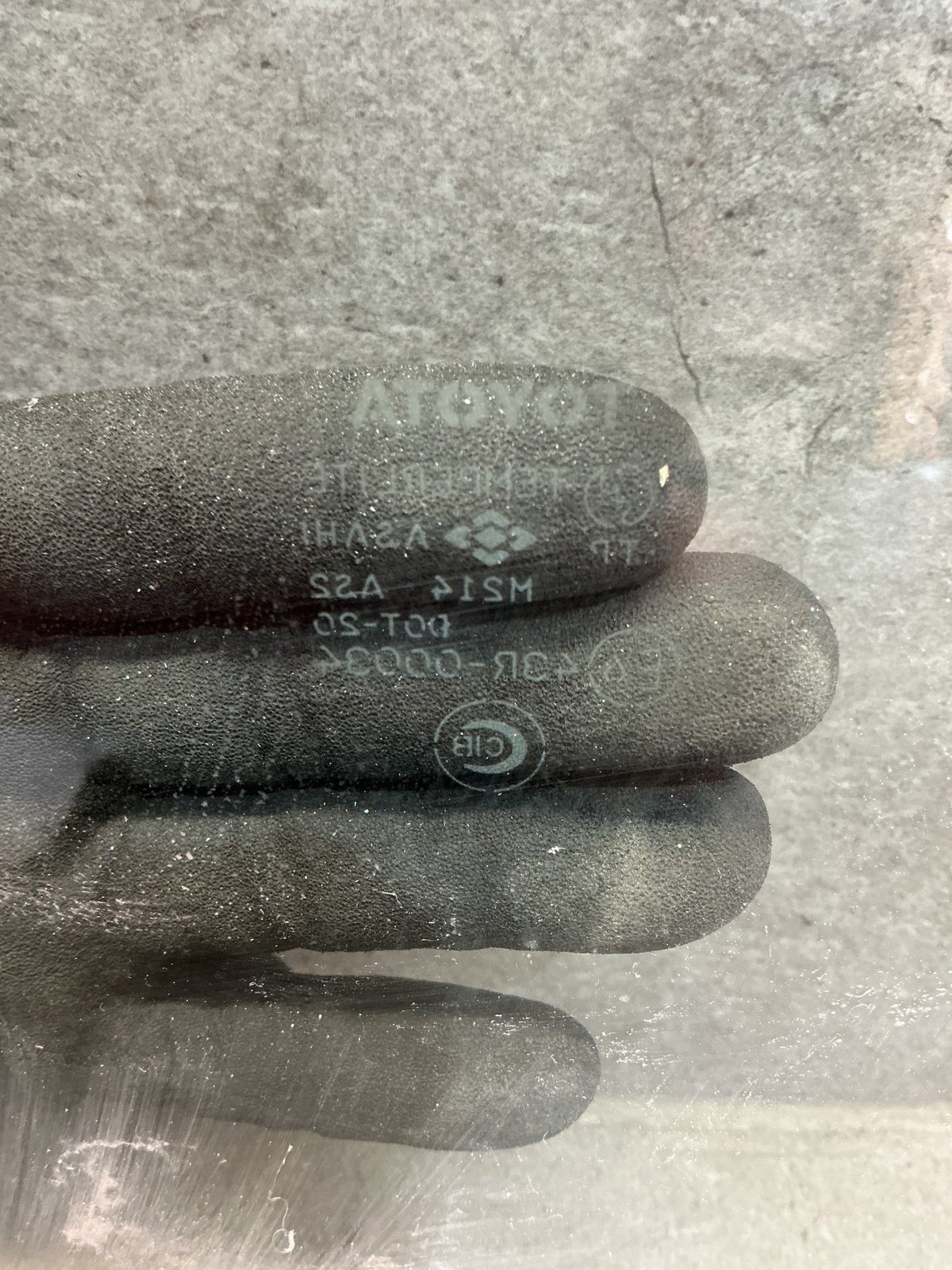 1992-2004 Toyota Hiace H100 LH100 - Right Front Door Glass - (TAG19070)
