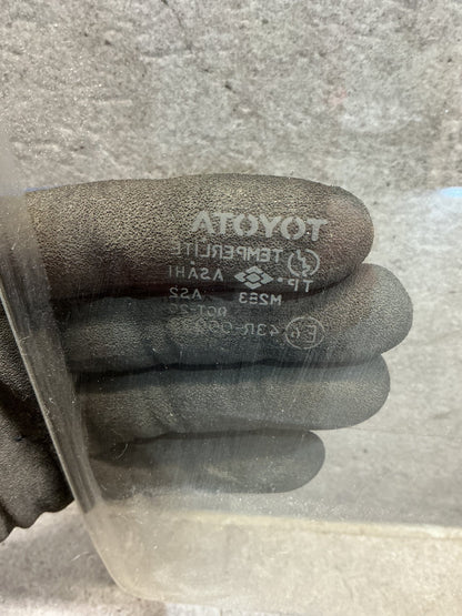 1994 Toyota Hilux Surf KZN130 - Right Front Door Glass - (TAG19000)